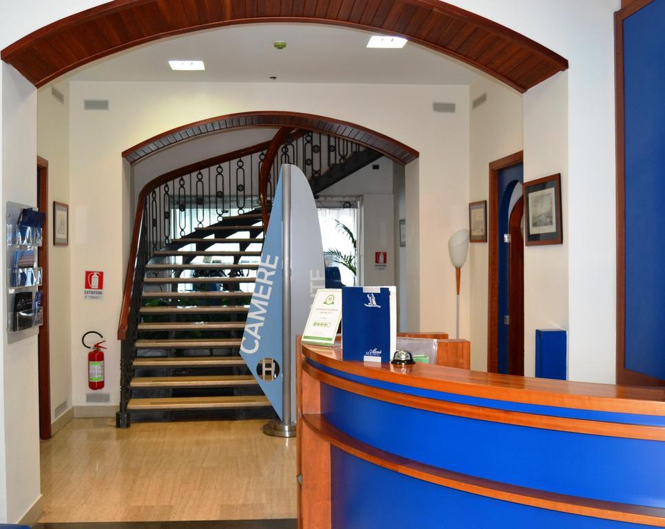 Transatlantico Hotel Napoli Bagian luar foto