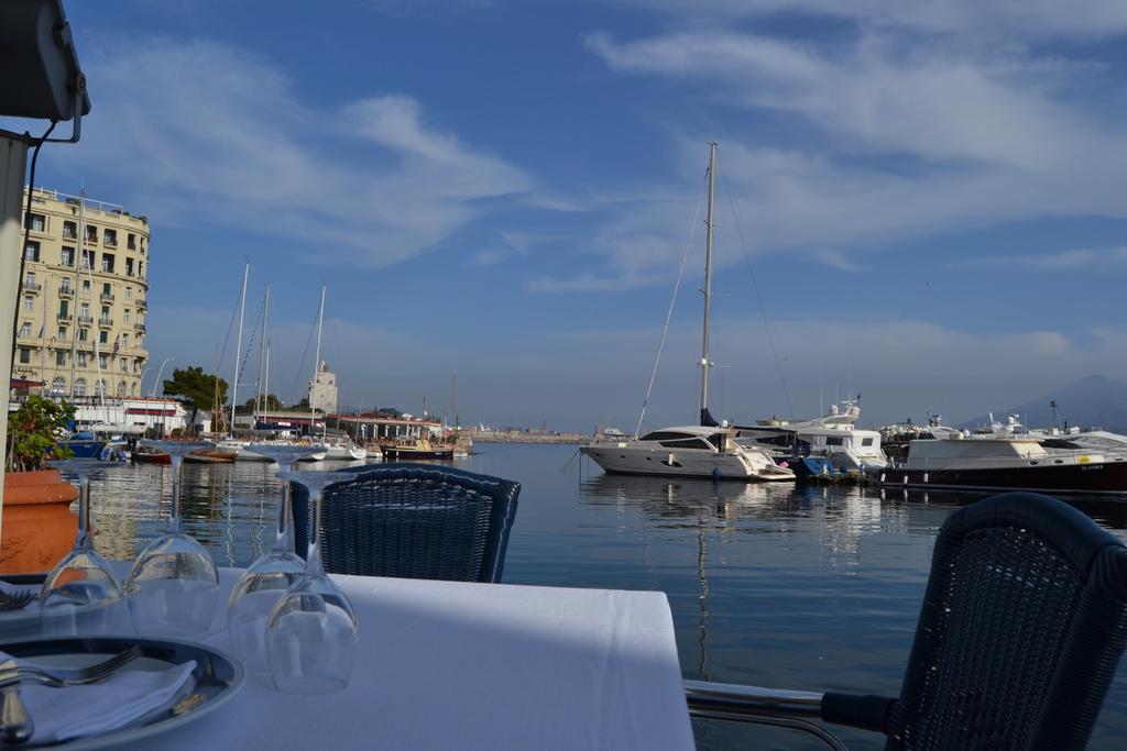 Transatlantico Hotel Napoli Bagian luar foto