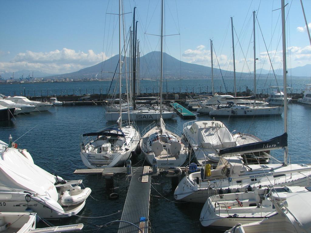 Transatlantico Hotel Napoli Bagian luar foto