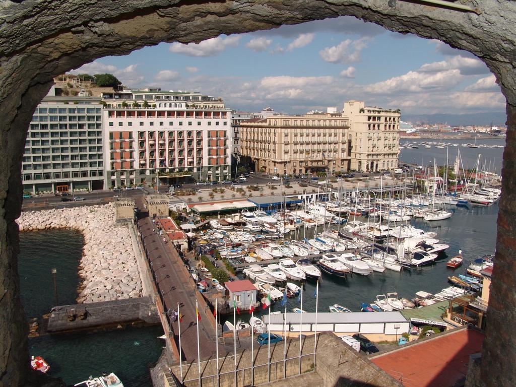 Transatlantico Hotel Napoli Bagian luar foto