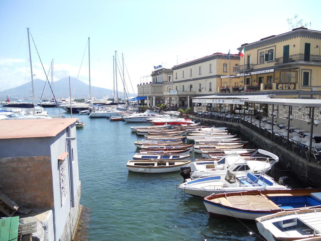 Transatlantico Hotel Napoli Bagian luar foto