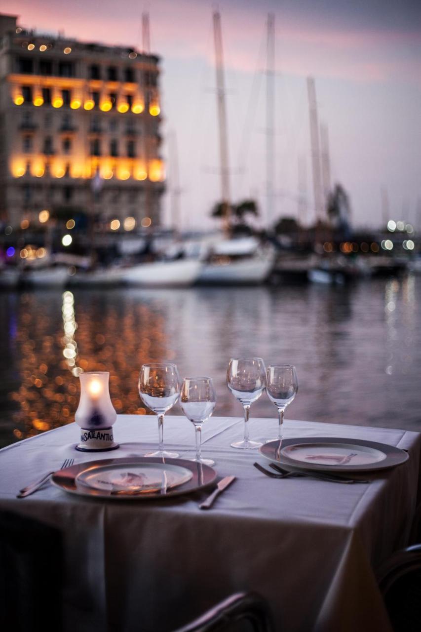 Transatlantico Hotel Napoli Bagian luar foto